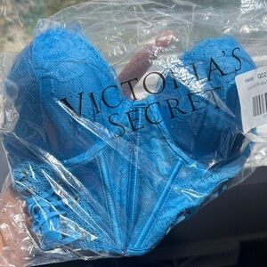 Victoria's Secret Vibrant Blue Lace Bustier